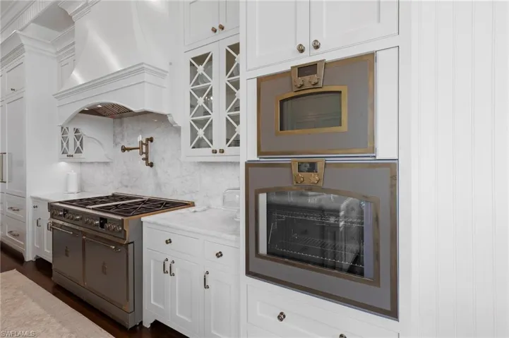 3675 Gordon Dr, Naples, Florida 34102
