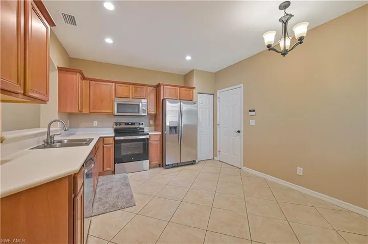 9797 Roundstone Cir, Fort Myers, Florida 33967