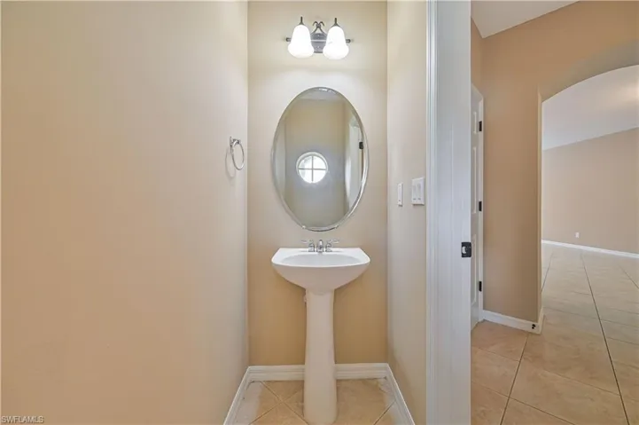 9797 Roundstone Cir, Fort Myers, Florida 33967