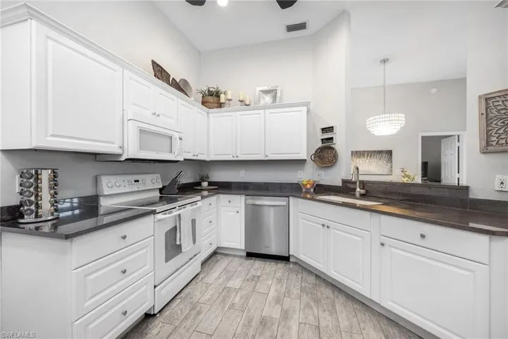 2550 Citrus Lake Dr W201, Naples, Florida 34109