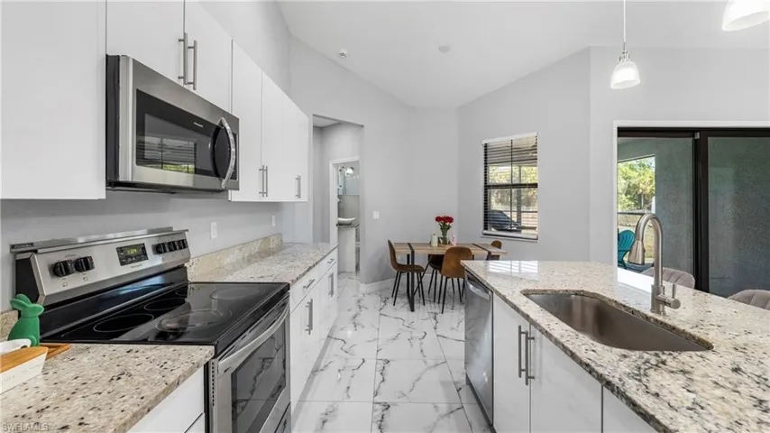 2685  20th SE AVE, Naples, FL 34117