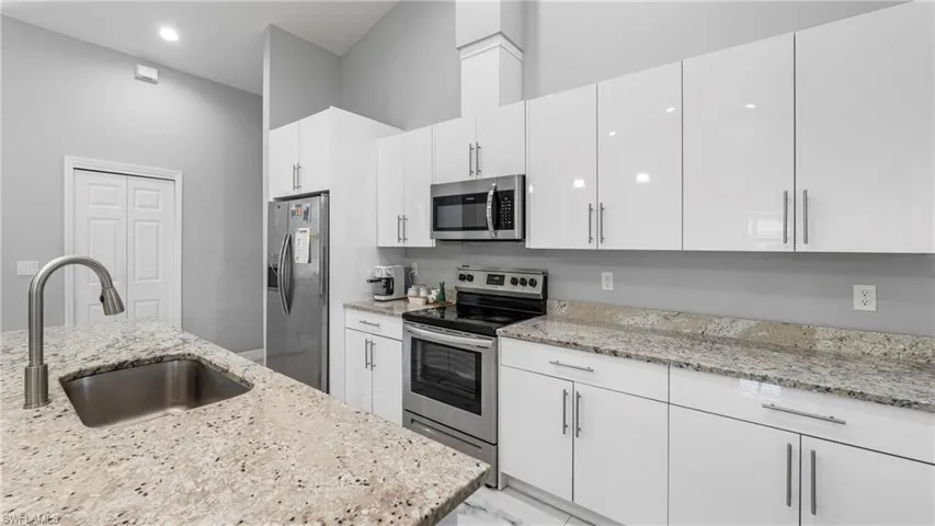 2685  20th SE AVE, Naples, FL 34117