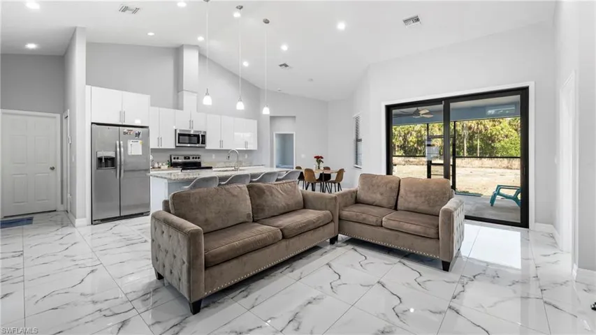 2685  20th SE AVE, Naples, FL 34117