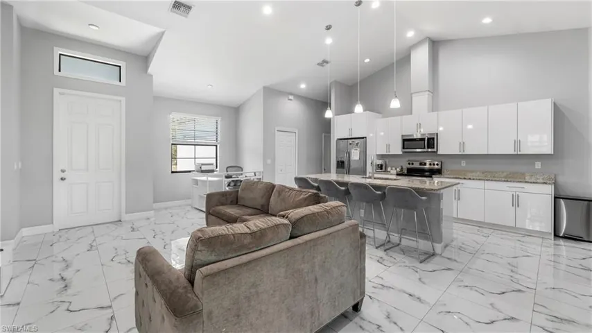 2685  20th SE AVE, Naples, FL 34117