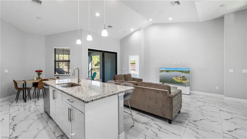 2685  20th SE AVE, Naples, FL 34117