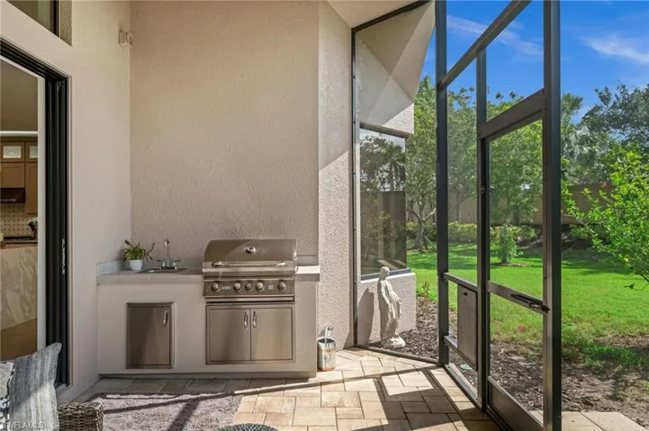 outdoor kitchen