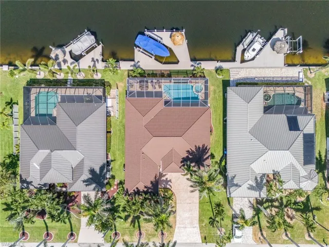 Center property 80' frontage. BOAT NOT INCLUDED