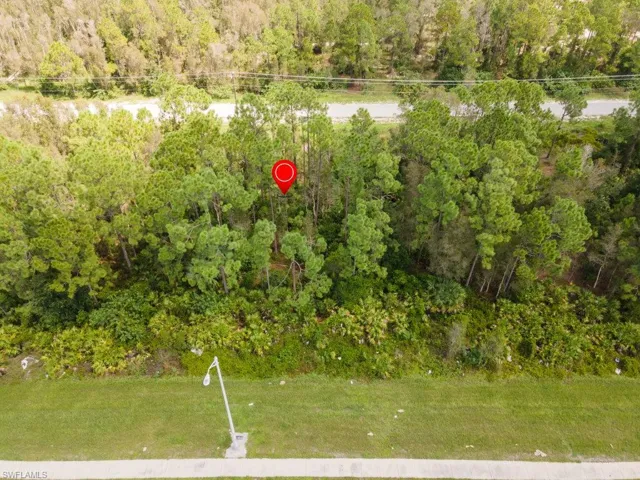 2810  Meadow  RD, Lehigh Acres, FL 33974