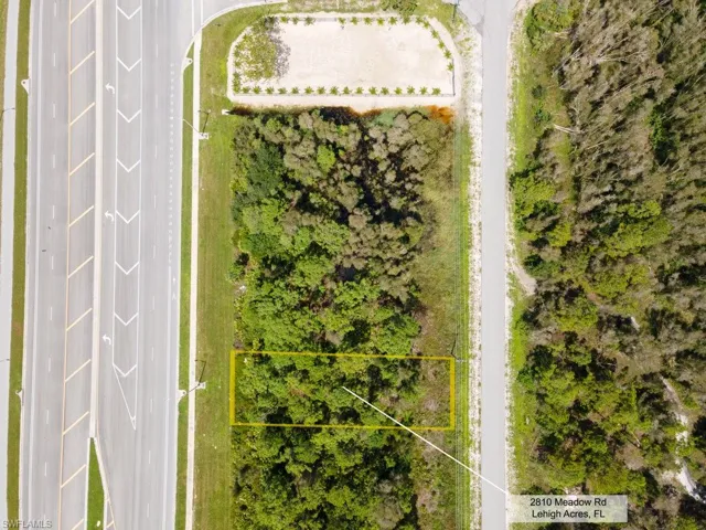 2810  Meadow  RD, Lehigh Acres, FL 33974