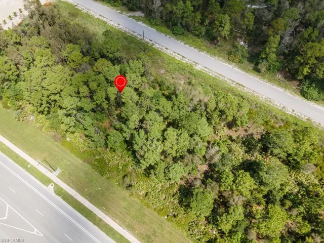 2810  Meadow  RD, Lehigh Acres, FL 33974