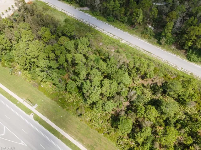 2810  Meadow  RD, Lehigh Acres, FL 33974