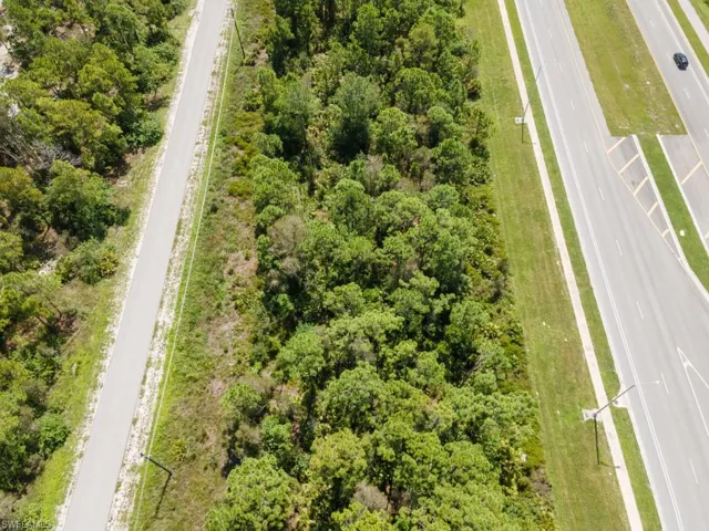 2810  Meadow  RD, Lehigh Acres, FL 33974