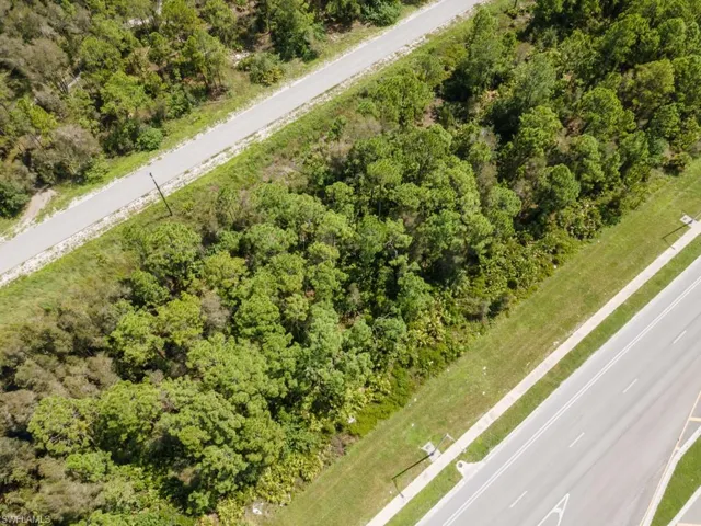 2810  Meadow  RD, Lehigh Acres, FL 33974
