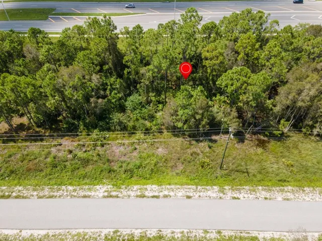 2810  Meadow  RD, Lehigh Acres, FL 33974
