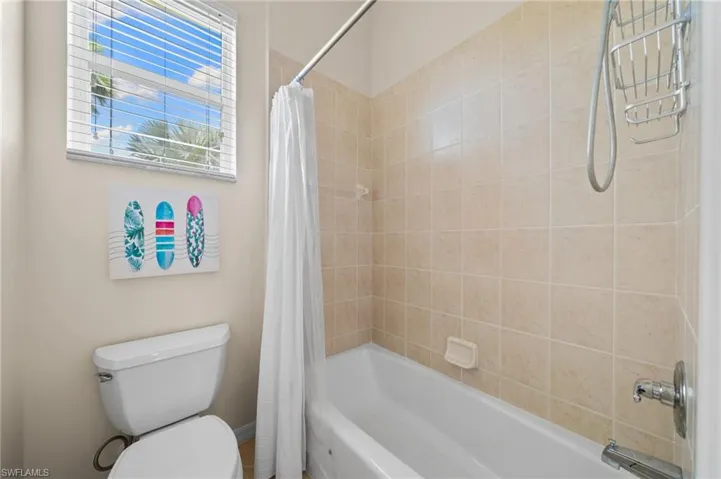 5014  Old Pond  DR, Naples, FL 34104