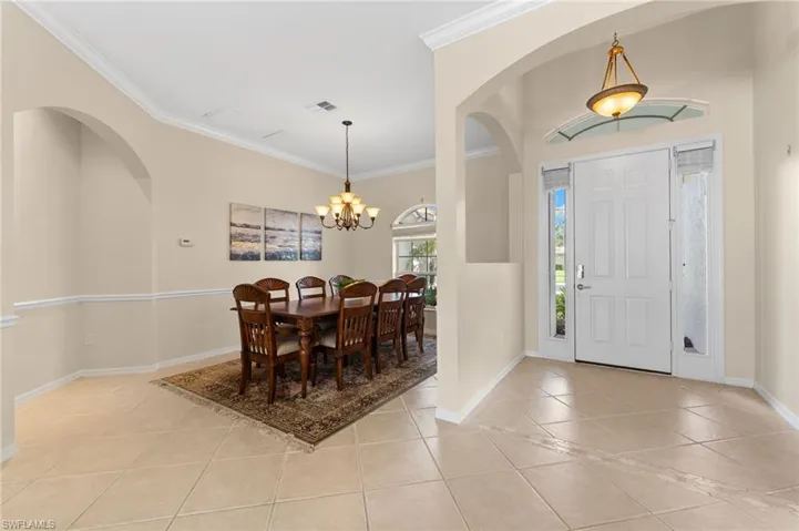 5014  Old Pond  DR, Naples, FL 34104