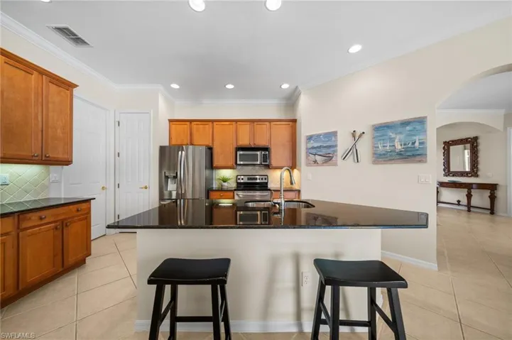 5014  Old Pond  DR, Naples, FL 34104