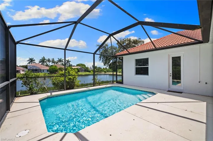 5014  Old Pond  DR, Naples, FL 34104