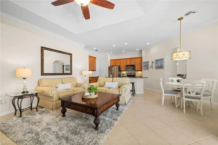5014  Old Pond  DR, Naples, FL 34104
