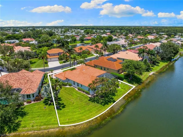 5014  Old Pond  DR, Naples, FL 34104