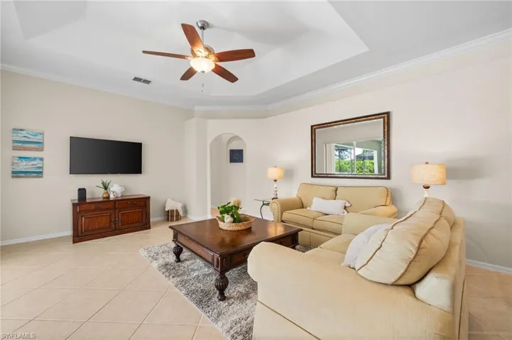 5014  Old Pond  DR, Naples, FL 34104
