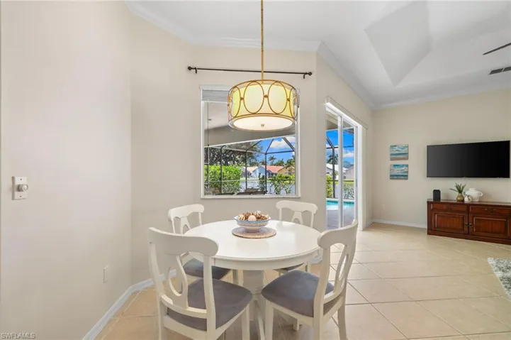 5014  Old Pond  DR, Naples, FL 34104