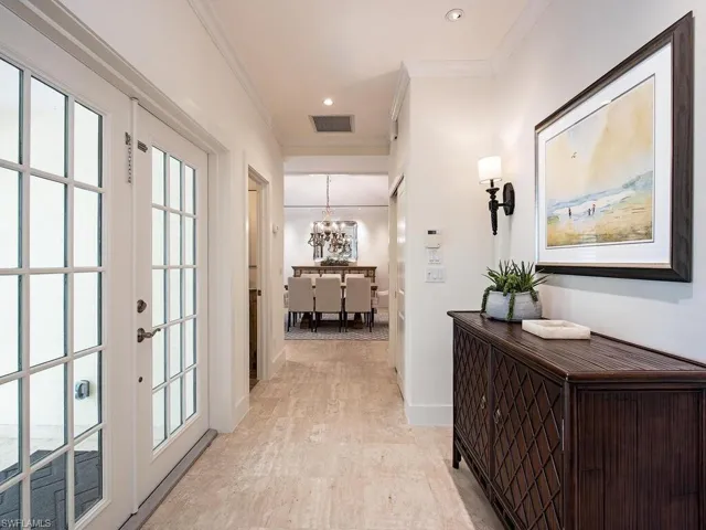221 2nd Ave N, Naples, Florida 34102
