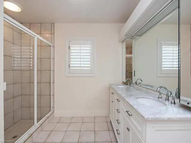221 2nd Ave N, Naples, Florida 34102