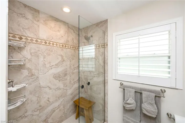 216 Willoughby Dr, Naples, Florida 34110