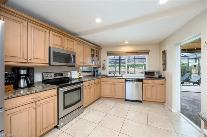 216 Willoughby Dr, Naples, Florida 34110
