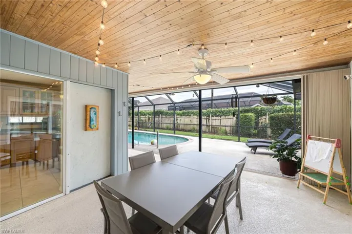 216 Willoughby Dr, Naples, Florida 34110