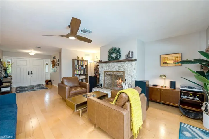 216 Willoughby Dr, Naples, Florida 34110
