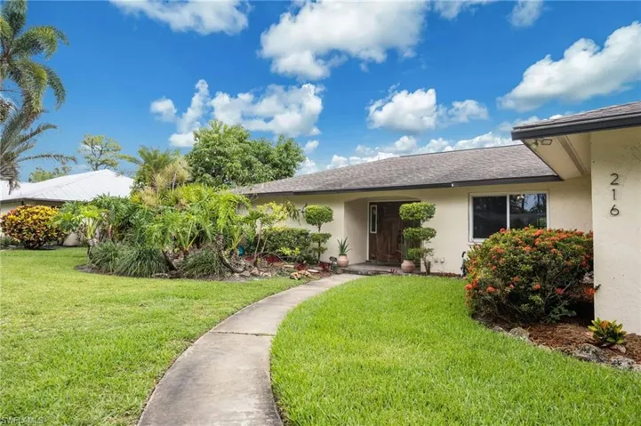 216 Willoughby Dr, Naples, Florida 34110