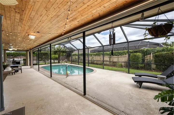 216 Willoughby Dr, Naples, Florida 34110