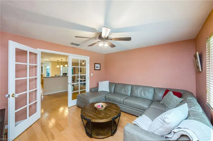 216 Willoughby Dr, Naples, Florida 34110
