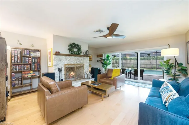 216 Willoughby Dr, Naples, Florida 34110