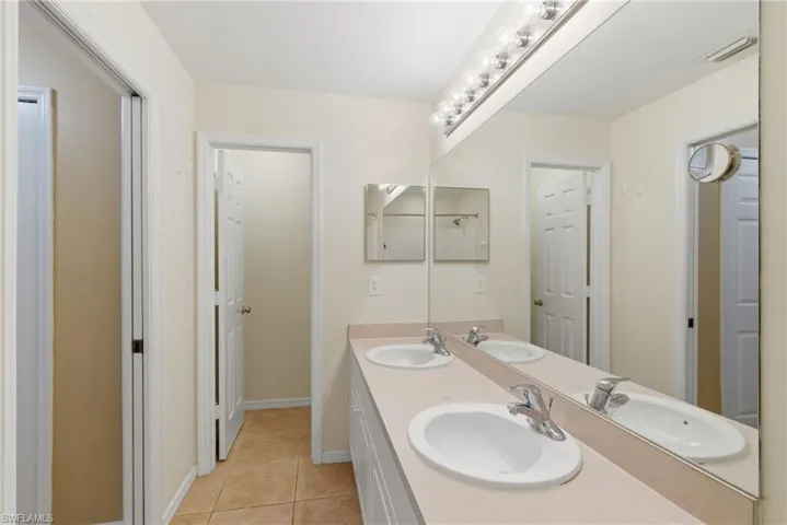 317 Sw 25th Ave, Cape Coral, Florida 33991