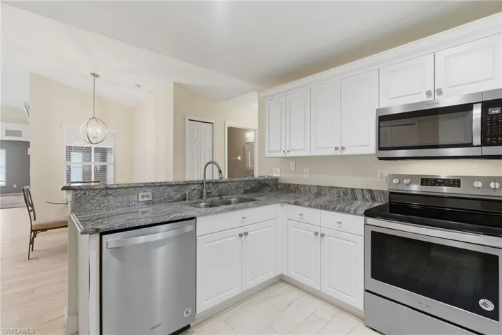 317 Sw 25th Ave, Cape Coral, Florida 33991