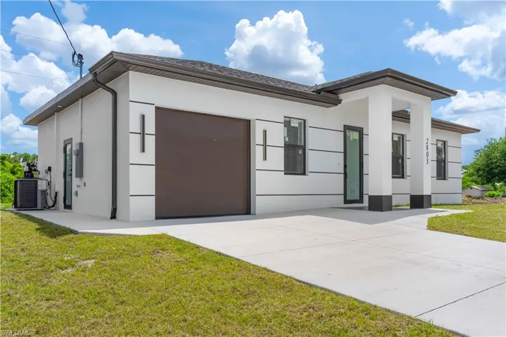 2803  1st W ST, Lehigh Acres, FL 33971