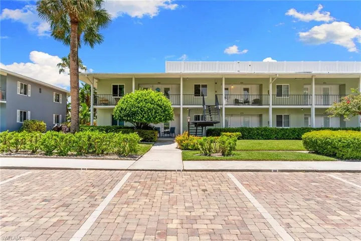 468 12th Ave S 468, Naples, Florida 34102