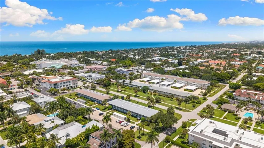 468 12th Ave S 468, Naples, Florida 34102