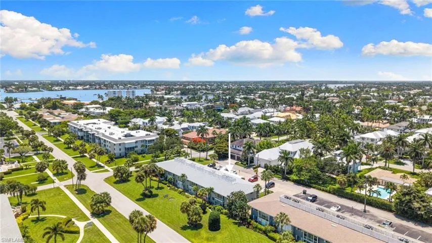 468 12th Ave S 468, Naples, Florida 34102