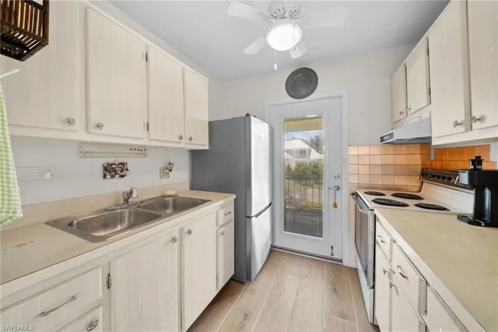 468 12th Ave S 468, Naples, Florida 34102