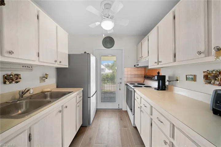 468 12th Ave S 468, Naples, Florida 34102