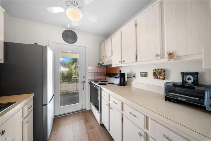 468 12th Ave S 468, Naples, Florida 34102