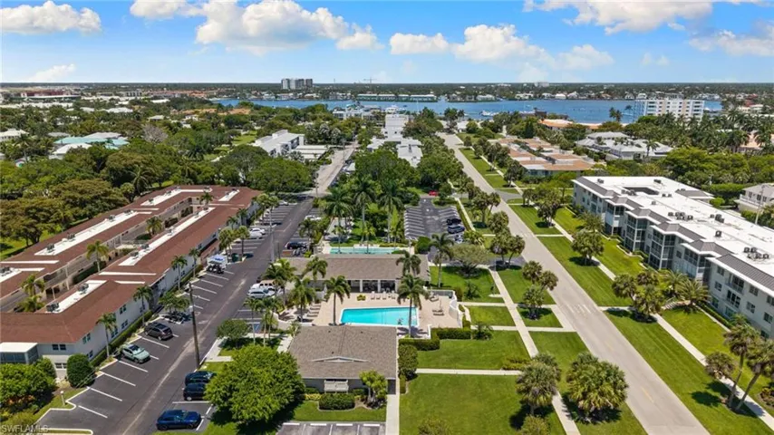 468 12th Ave S 468, Naples, Florida 34102