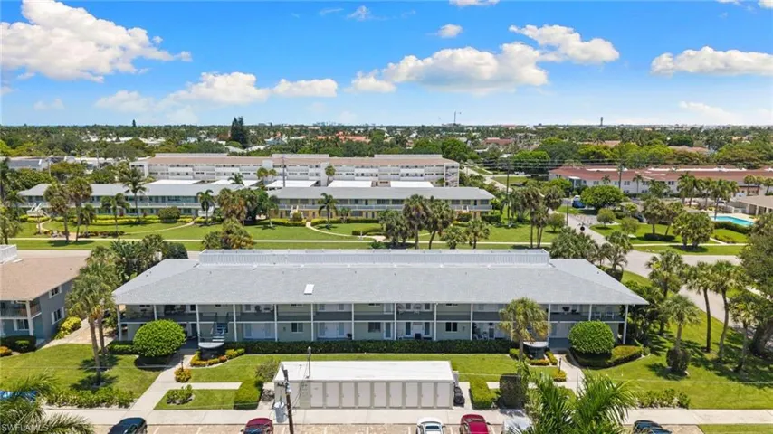 468 12th Ave S 468, Naples, Florida 34102