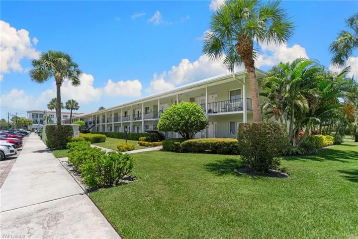 468 12th Ave S 468, Naples, Florida 34102