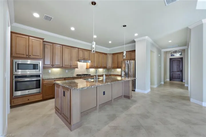 3130 Aviamar Cir, Naples, Florida 34114