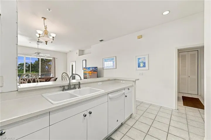 3431 Pointe Creek Ct 302, Bonita Springs, Florida 34134